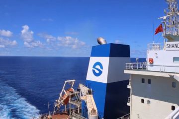 ������ʱ�ɷݺ�Ա�����������´�ף��